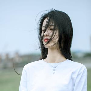 仰映容